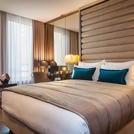 Отель Saint Ten Boutique Hotel, Small Luxury Hotels Белград