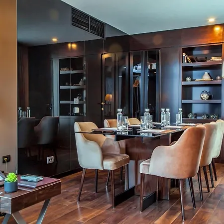 Saint Ten Boutique Hotel, Small Luxury Hotels Отель Белград