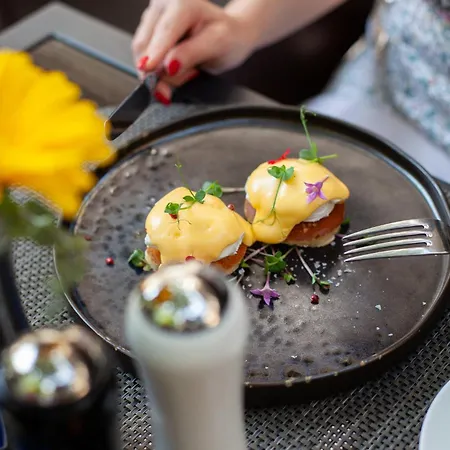 Saint Ten Boutique Hotel, Small Luxury Hotels 5*