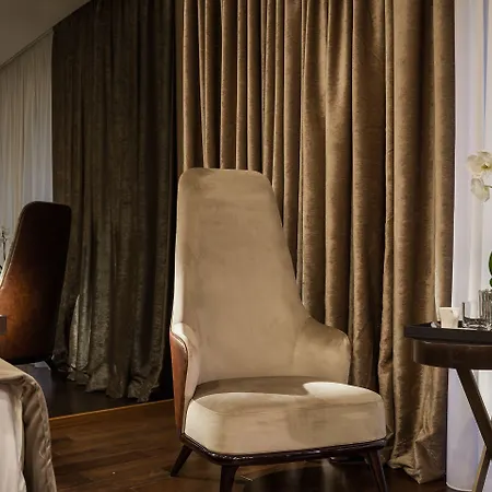 Saint Ten Boutique Hotel, Small Luxury Hotels Отель 5*