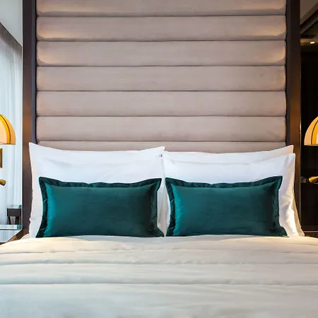 Saint Ten Boutique Hotel, Small Luxury Hotels 5* Белград