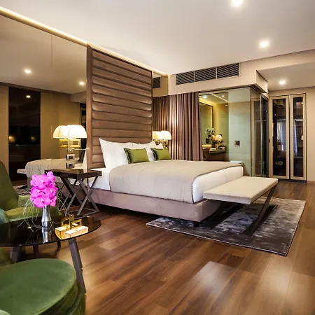 Отель Saint Ten Boutique Hotel, Small Luxury Hotels 5*