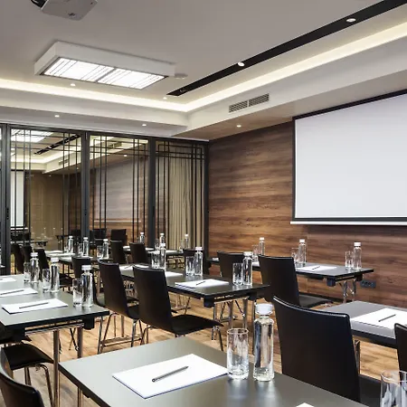 Saint Boutique Hotel, Small Luxury Ξενοδοχείο Βελιγράδι