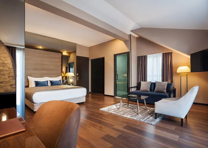 Saint Ten Boutique Hotel, Small Luxury Hotels 5* Belgrade